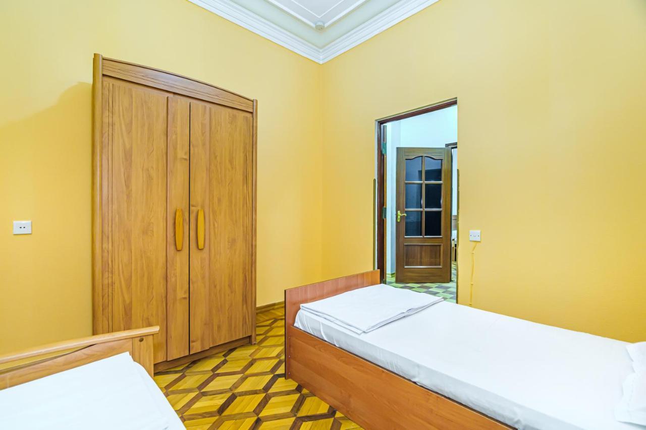 Targovu Nizami Street 4 Room Baku Exterior photo