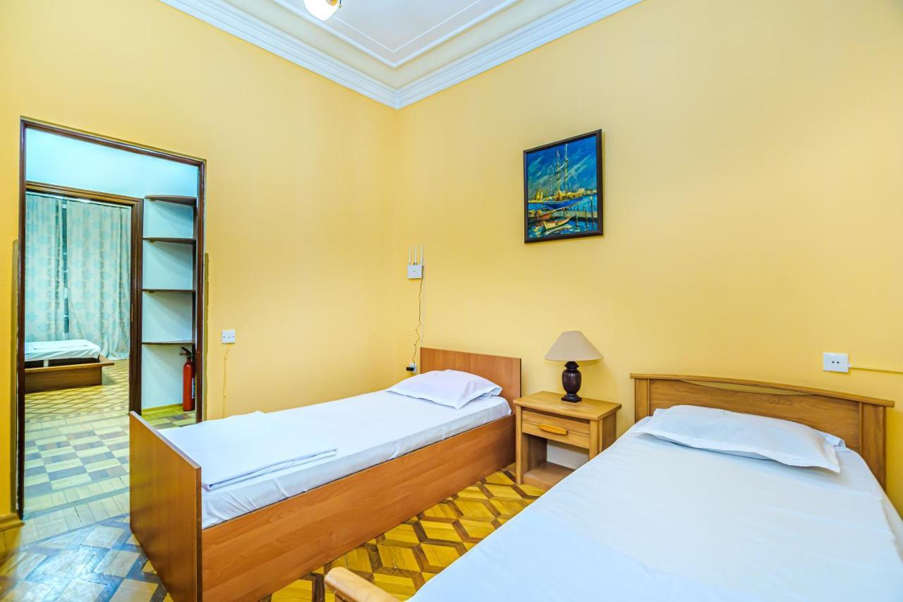 Targovu Nizami Street 4 Room Baku Exterior photo
