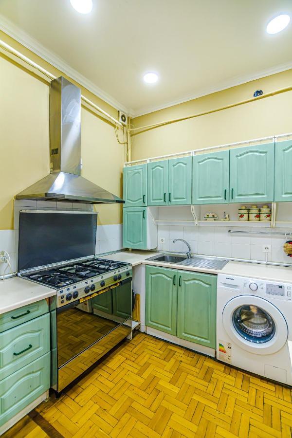 Targovu Nizami Street 4 Room Baku Exterior photo