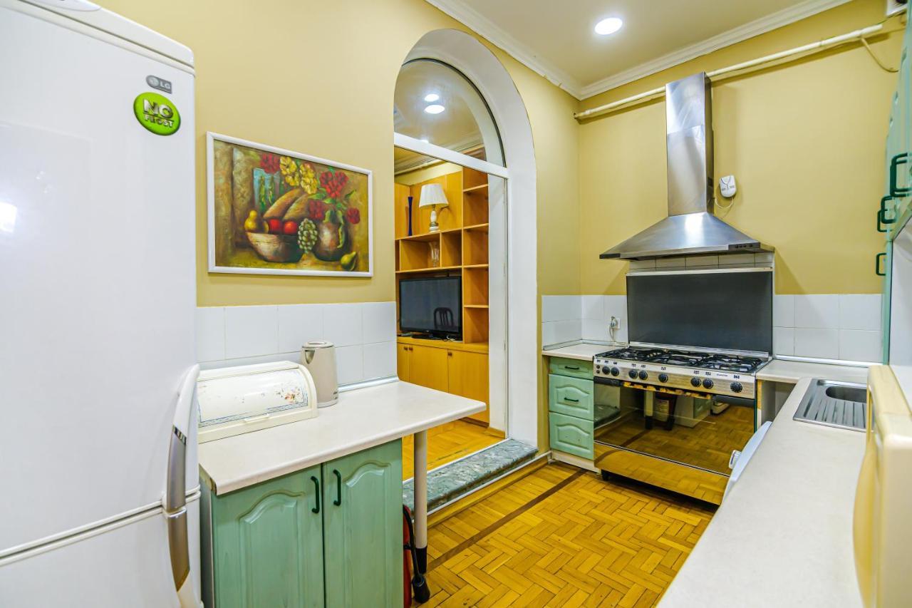 Targovu Nizami Street 4 Room Baku Exterior photo
