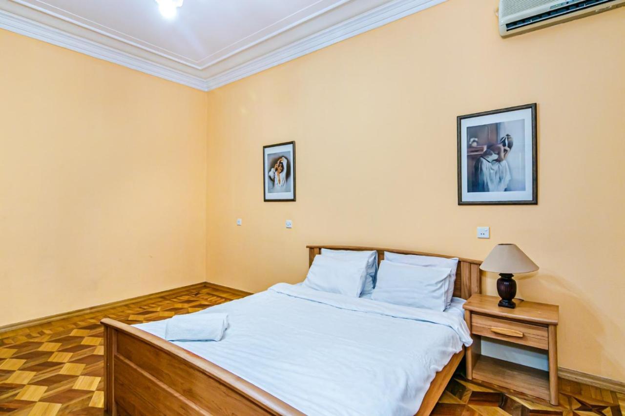 Targovu Nizami Street 4 Room Baku Exterior photo